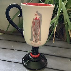 Queen of everything Walt Disney’s Snow White from hallmark🪞🍎